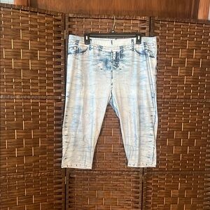 NWOT Trendy Blue Tie-Dye Capri Pants